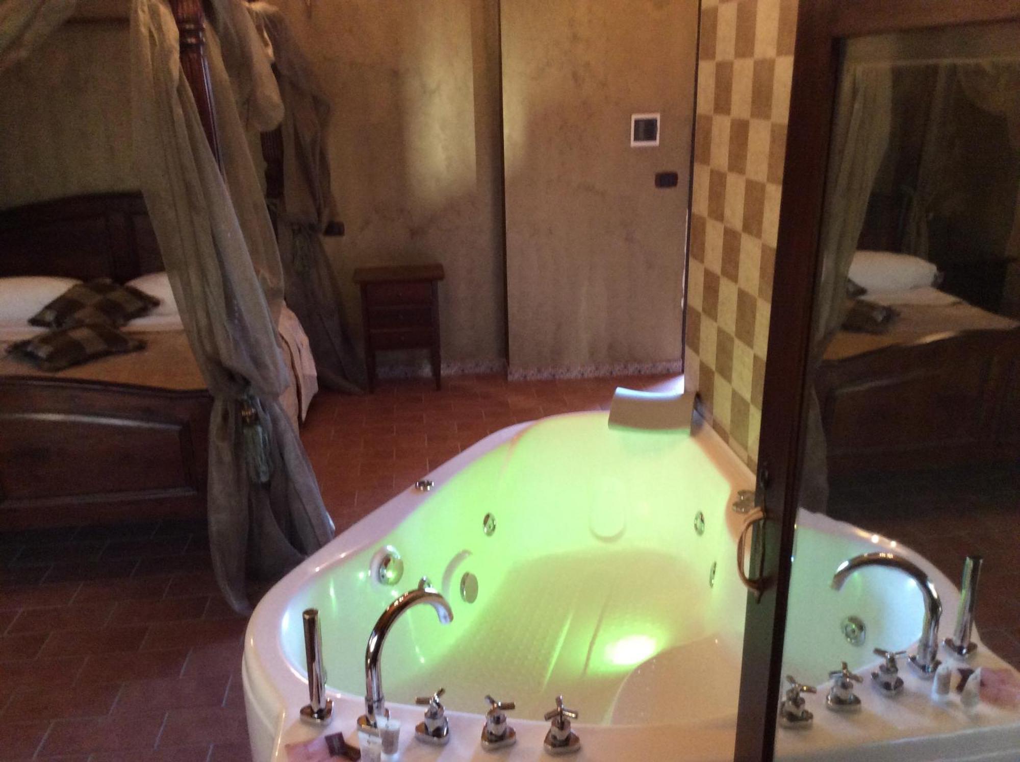Hotel Il Feudo Dei Pierleoni Celano Cameră foto